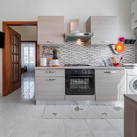 Apartment Migliarina Station Comfy W/ Balcony La Spezia