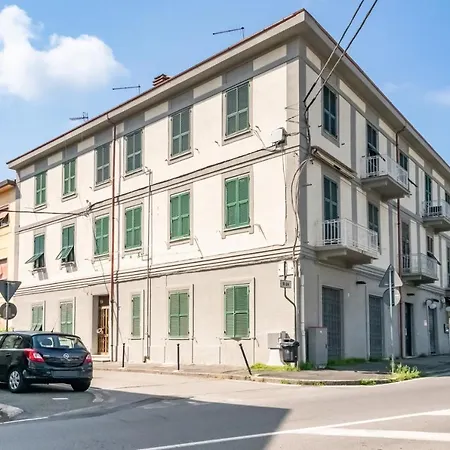 Migliarina Station Comfy W/ Balcony Apartment La Spezia
